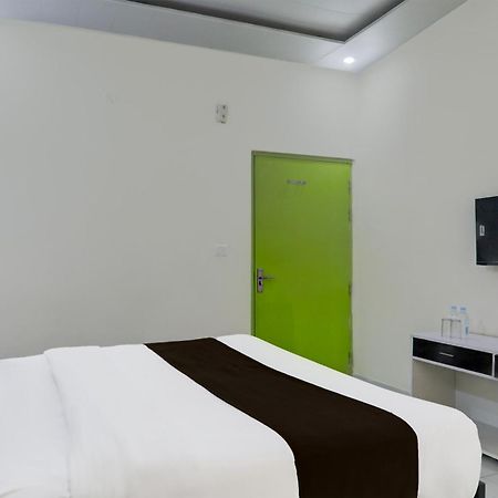 Super Hotel O Banthara Near Airport Banthra Sikandarpur Exterior foto