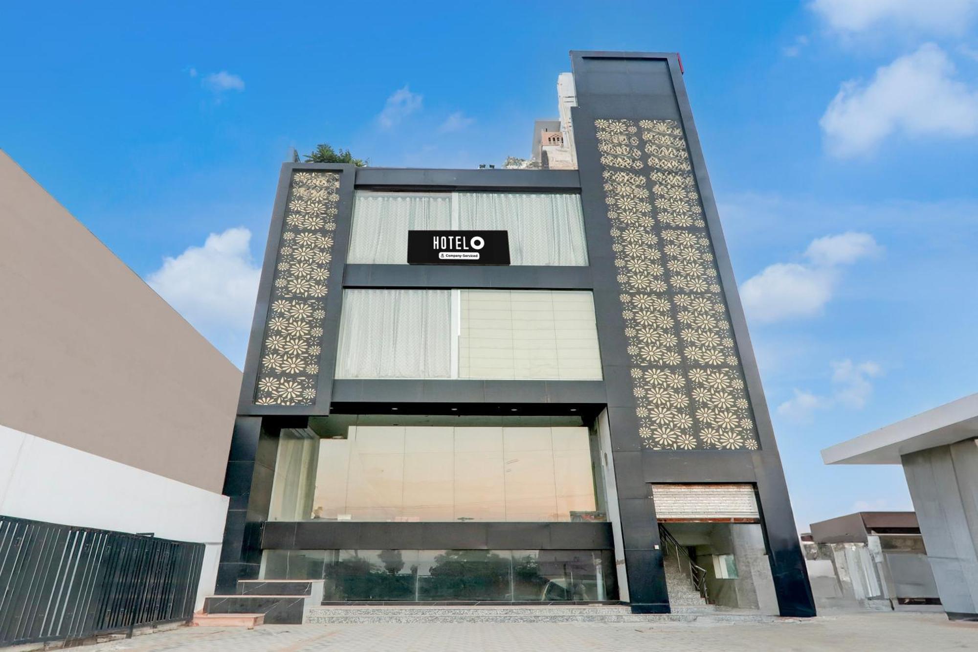 Super Hotel O Banthara Near Airport Banthra Sikandarpur Exterior foto