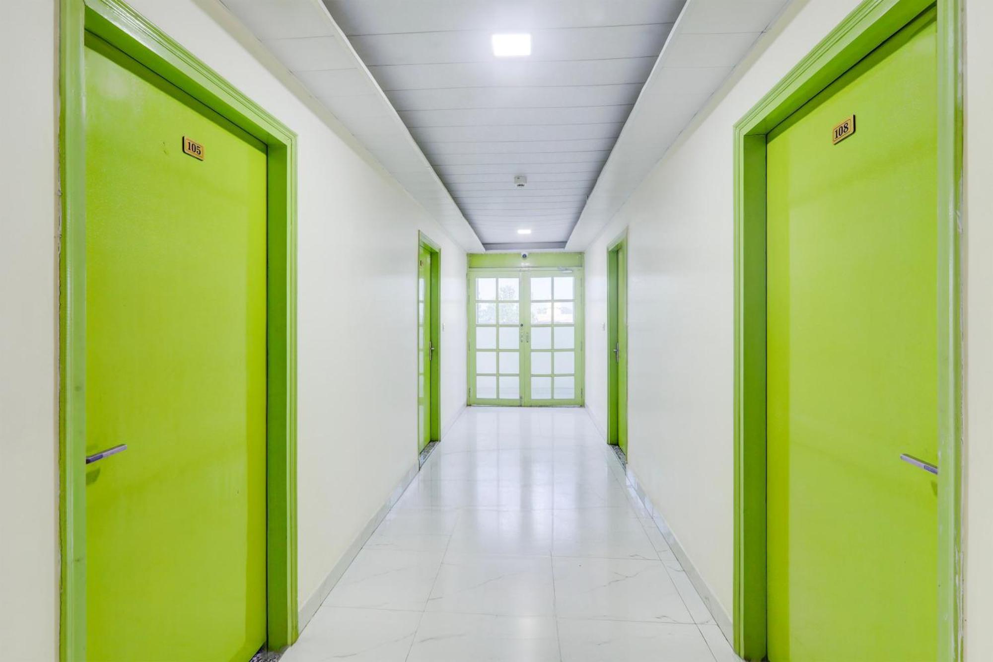 Super Hotel O Banthara Near Airport Banthra Sikandarpur Exterior foto